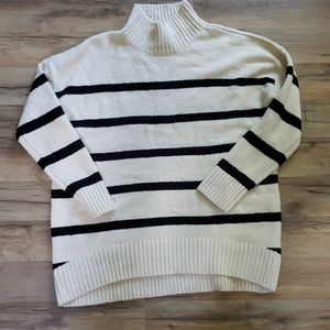 Workshop Juniors large sweater